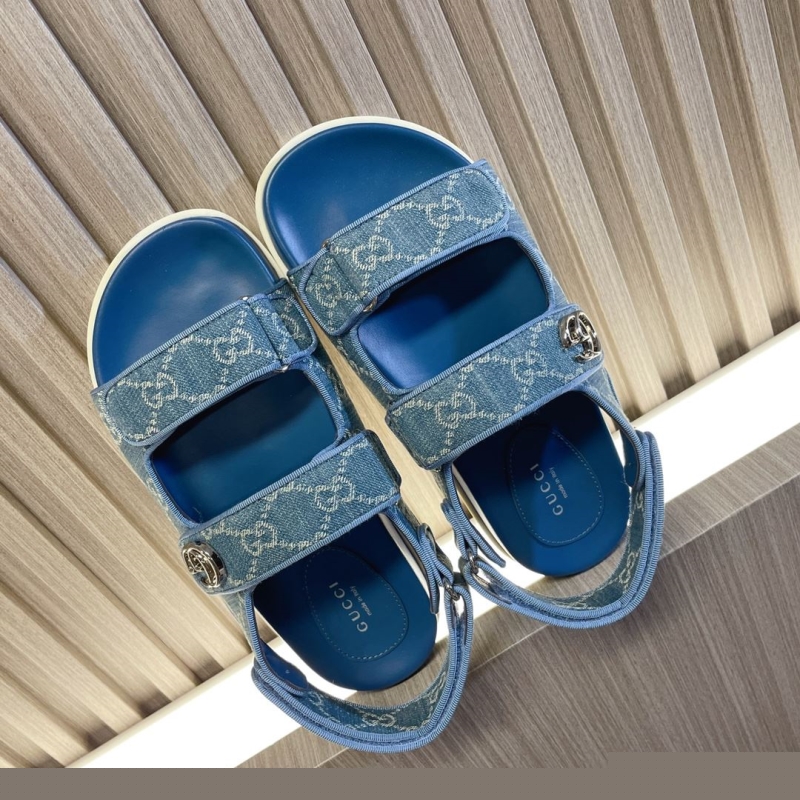 G*u*i sandals